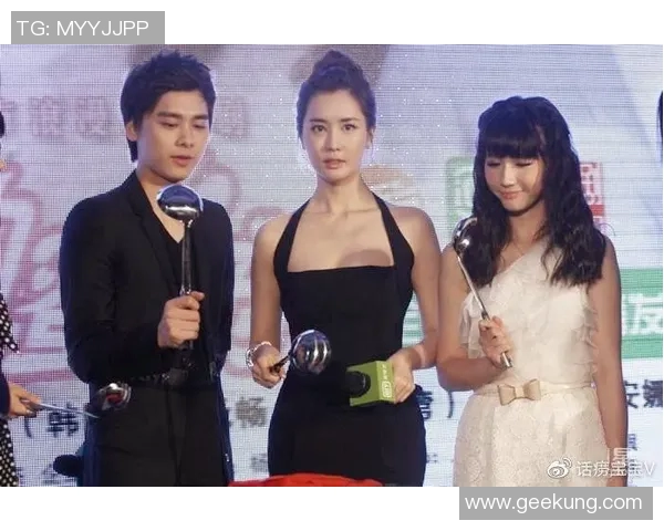 绯闻缠身的足球明星们揭秘他们的爱情故事与绯闻背后的真相